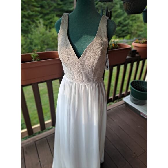 Bride Dress Women’s Maxi Floral Lace Off White Size 4 NWT’s Originaly $319 - Picture 7 of 8
